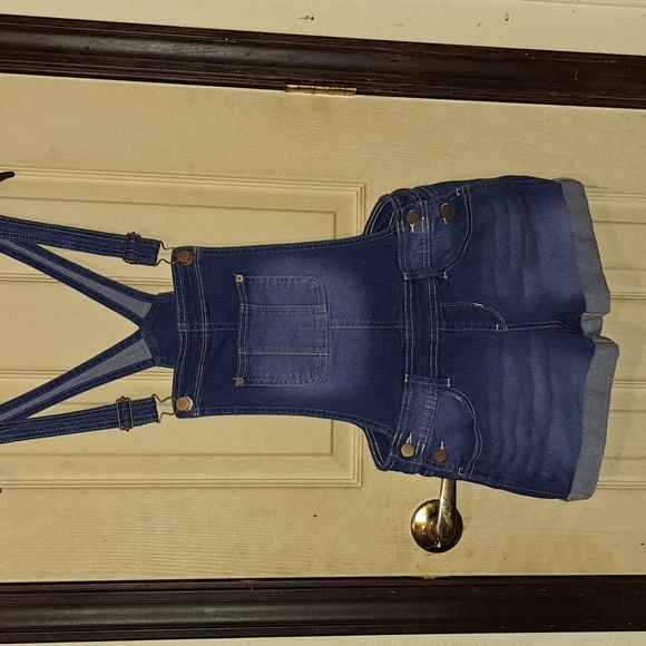 NO BO Relaxed fit size 3/5 sm dark faded Denim overalls shorts. Like new! Cute! - Picture 1 of 9